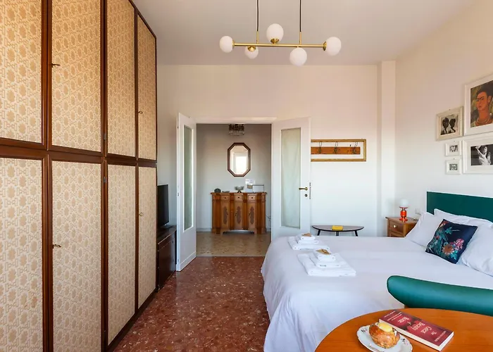 Casa Adele Lovely Mid-century Apartment, * Rome