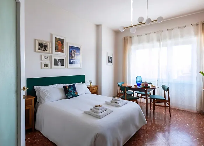 Casa Adele Lovely Mid-century Apartment,