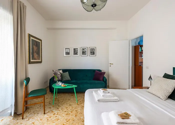 Casa Adele Lovely Mid-century Apartment, * Rome